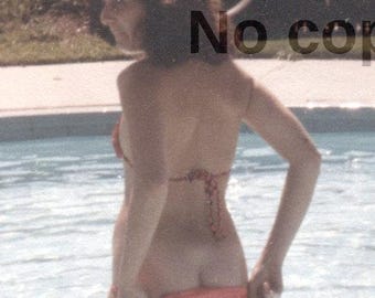 1989 Real Photo Mature Women in Pool  Swimsuit Humoristic "Mooning"