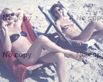 1990 's Real Photo Mature Women Smoking Swimsuit Beach Short Hair Fashion