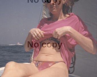 1990 's Real Photo Mature Women Swimsuit on Yacht Sailing