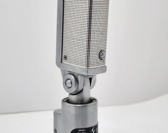 Micrófono unidireccional de cinta Shure 330, estilo vintage de los años 60. ¡Muy raro!