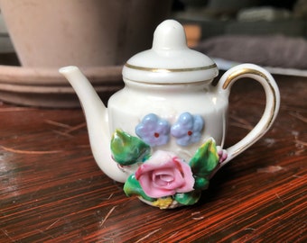 Vintage Mini Teapot - Ceramic Teapot with Lid and Floral Appliqué for the Vintage  Inspired Play Kitchen - Children’s Teatime