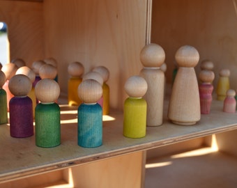 Customizable Wooden Peg Family - Waldorf Inspired Figures for Creative Play