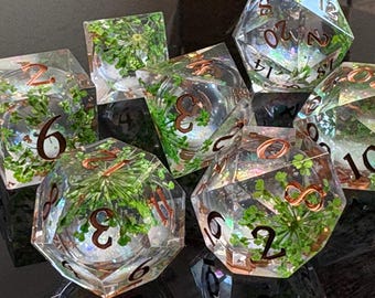 Verdant Fortune Real 4 Leaf Clover DND Dice Set Botanical Sharp Edge Resin Polyhedral Dice for TTRPG Druid Nature RPG Gamer Gift