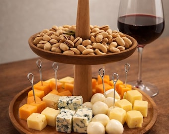 Elegante bandeja de madera de dos niveles para servir postres, aperitivos y fiestas.