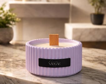 Vela artesanal com aroma de patchouli – Pote canelado de lavanda, pavio de madeira, decoração para aromaterapia em casa.