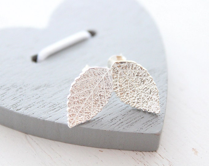 Leaf earrings Stud in silver leaf earrings stud, simple earrings, natural jewelry, tiny leaf earrings, delicate Earrings