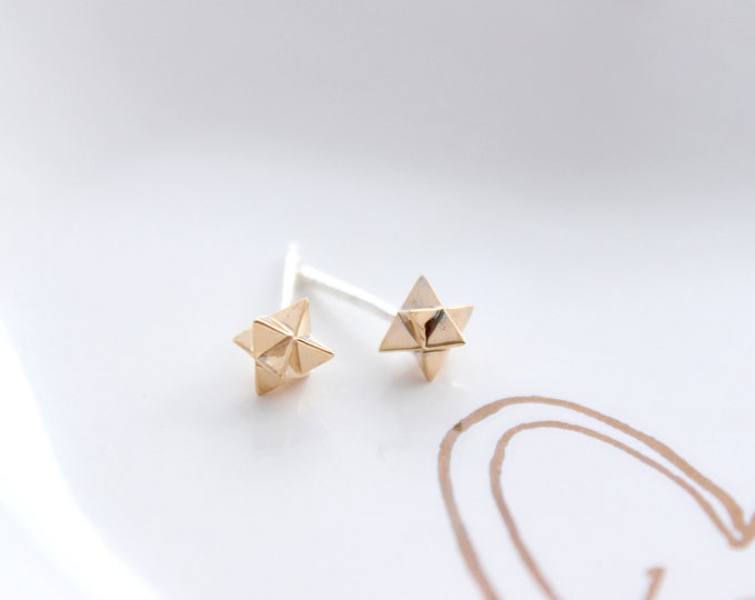 Gold Merkaba Earrings, stud earrings in silver, sacred Geometry earrings, Star, tetrahedron, Positive Energy, Yoga Jewelry