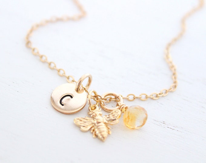 Bee Necklace Gold, Bumble Bee Necklace, Bee Jewelry, Honey bee Necklace, Bee jewelry, Initial necklace, Personalized jewelry