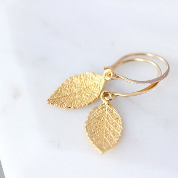 Pendientes colgantes de hoja, joyería delicada, regalo para ella, regalo de Navidad para mamá