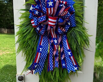 Lazo patriótico para puerta: decoración con cinta de estrellas y rayas rojas, blancas y azules