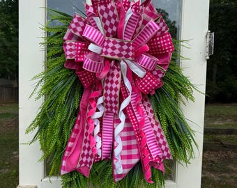 Lazo extragrande rosa de diseñador para puerta