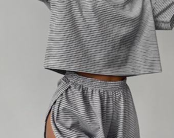 Conjunto de pijama a rayas para mujer, pijama de manga corta, shorts con cintura elástica, conjunto de ropa de estar por casa de verano, bonito regalo de pijamas a juego