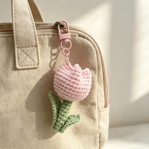 Crochet Tulip Bag Charm, Handmade Pink Flower Keychain, Cottagecore Aesthetic Accessory, Mini Knit Tulip Keyring for Backpacks & Keys