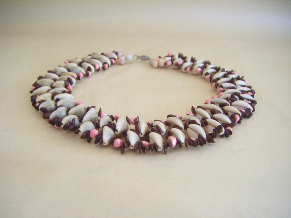 Vintage Pink Seashell Bead Statement Necklace Col… - image 2