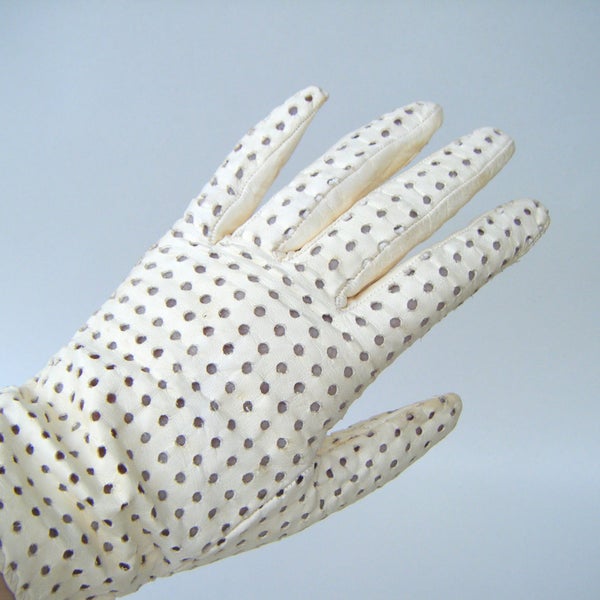 Vintage White Leather Driving Gloves 1980s Fashion Style Golf Retro Distressed