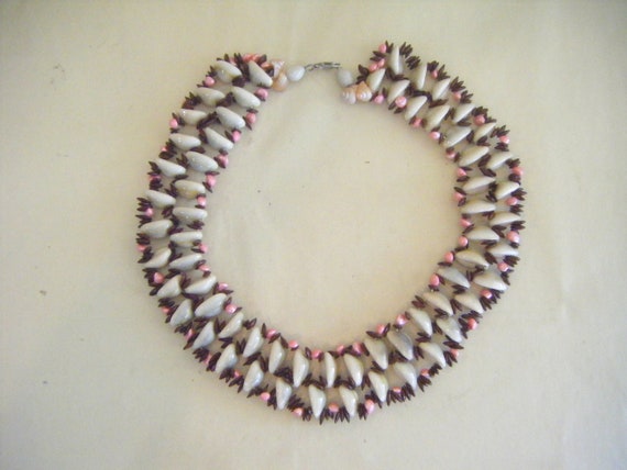 Vintage Pink Seashell Bead Statement Necklace Col… - image 1