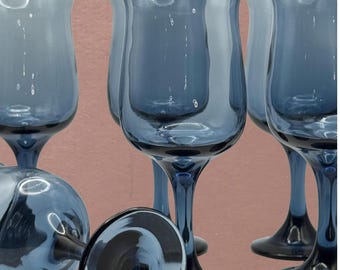 Juego de 6 copas en forma de tulipán "Connoisseur Blue" de Libbey Glass Company en un tono azul oscuro.