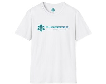 Camiseta Phreezer con logo de copo de nieve / Tipografía técnica azul hielo / Una parte de los beneficios se destina a la Fundación Mockingbird.