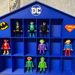 Espositore personalizzato per mini figure Kinder | Scaffale a casetta per collezionabili | Organizer 3D stampato | Idea regalo collezionisti