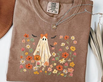 Comfort Colors Coquette Floral Ghost Shirt, Wildflowers Halloween T-Shirt, Spooky Fall Flowers Shirt, Cottagecore Halloween Tee, Boho Ghost