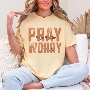 Comfort Colors Christian Fall Shirt, Jesus Faith Sayings Autumn Shirt, Bible Verse Fall Shirt, Religious Autumn Tee, Cozy Season Pumpkin Tee Bild 9