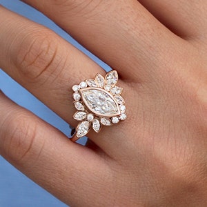 Marquise Diamond en Lab Diamond Bezel Setting Comfortabele bloemenverlovingsring, GIA-gecertificeerd, Victoriaans geïnspireerd, 14 kt goud, Alicent