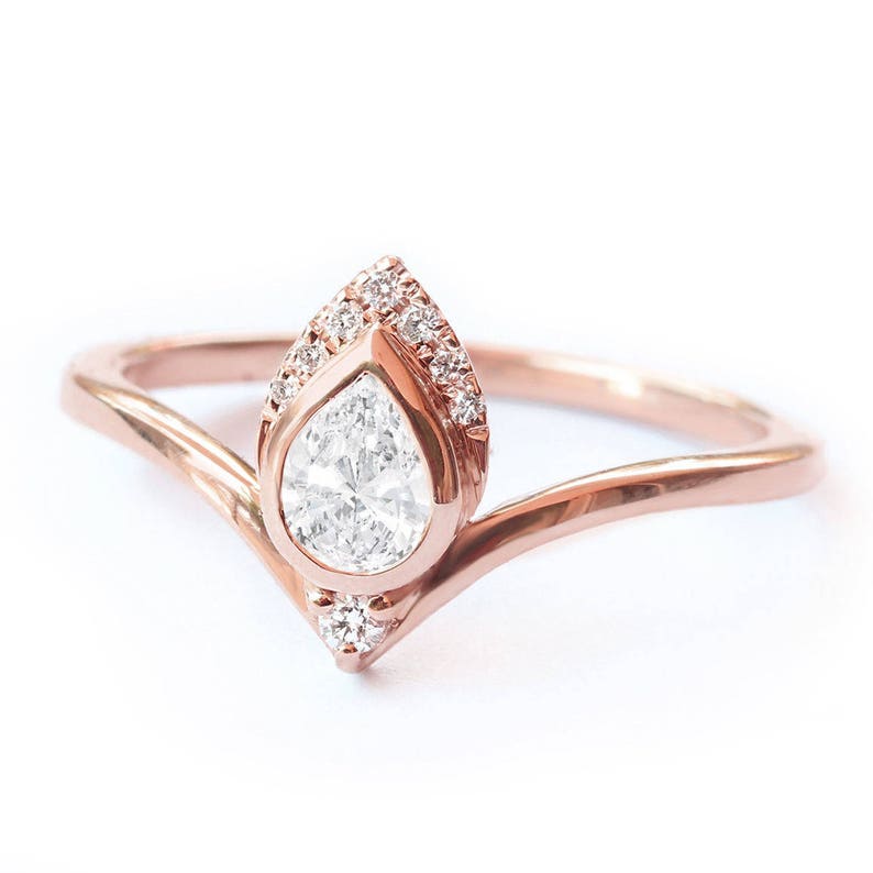 Pear Diamond Engagement Ring, Unique Engagement Ring , Pear Engagement Ring, Wedding Anniversary Ring Women 'Atyasha' Silly Shiny Diamonds
