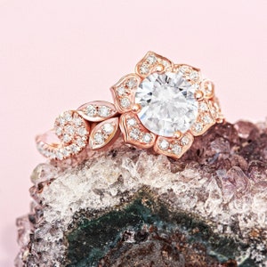 1.70CT Lab Diamond Flower Nature Inspired Engagement Ring, Feminine Wave Diamond Band, 14K 18K Gold Ring, Unique Ring - Lily Wave
