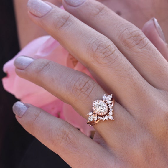 Unique online ring sets