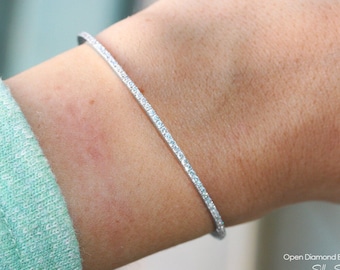 Brazalete tipo brazalete de oro de 14 quilates con diamantes, 2 mm de ancho, diamantes F VS de 0,95 ct.