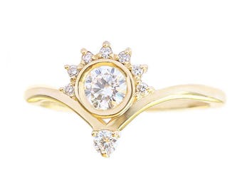 Unique Diamond Engagement Ring, 0.3ct Diamond, Crown Engagement Ring, Engagement Ring, Diamond Halo Ring, Unique Diamond Ring, Valentia