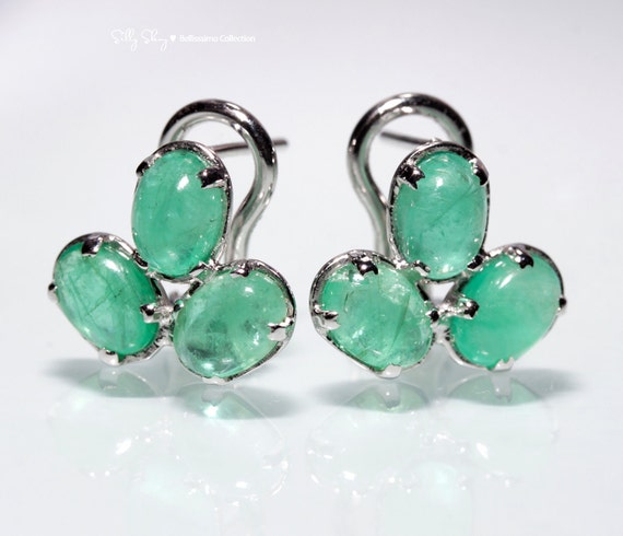 Items similar to Emerald Cabochon Earrings 18K gold. on Etsy