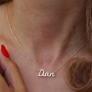 14 kt gouden diamanten ketting met naamplaatje, gepersonaliseerde letterhanger