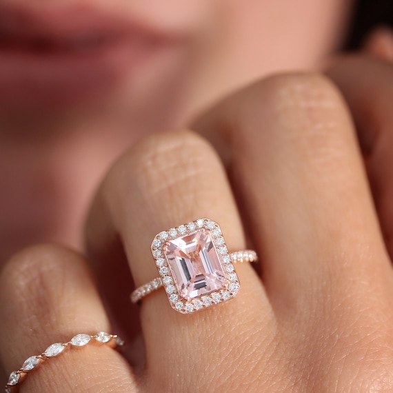 Double Split Shank Halo Engagement Ring 140-552 | Sanders Jewelers |  Gainesville, FL