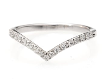 Chevron Diamond V Ring, Diamond V-Ring with Pave Diamonds, Diamond Wedding Band - Gold & Diamond Ring, Unique Diamond Ring, Minimal V Ring