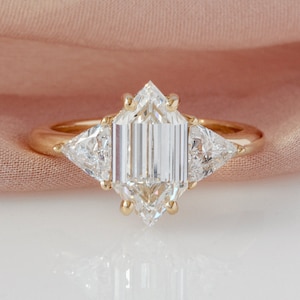 Elongated Hexagon Lab Diamond Ring, Three Stone Unique Engagement Ring, Cluster Diamond Ring, IGI Certified, Lab Grown Diamond Ring