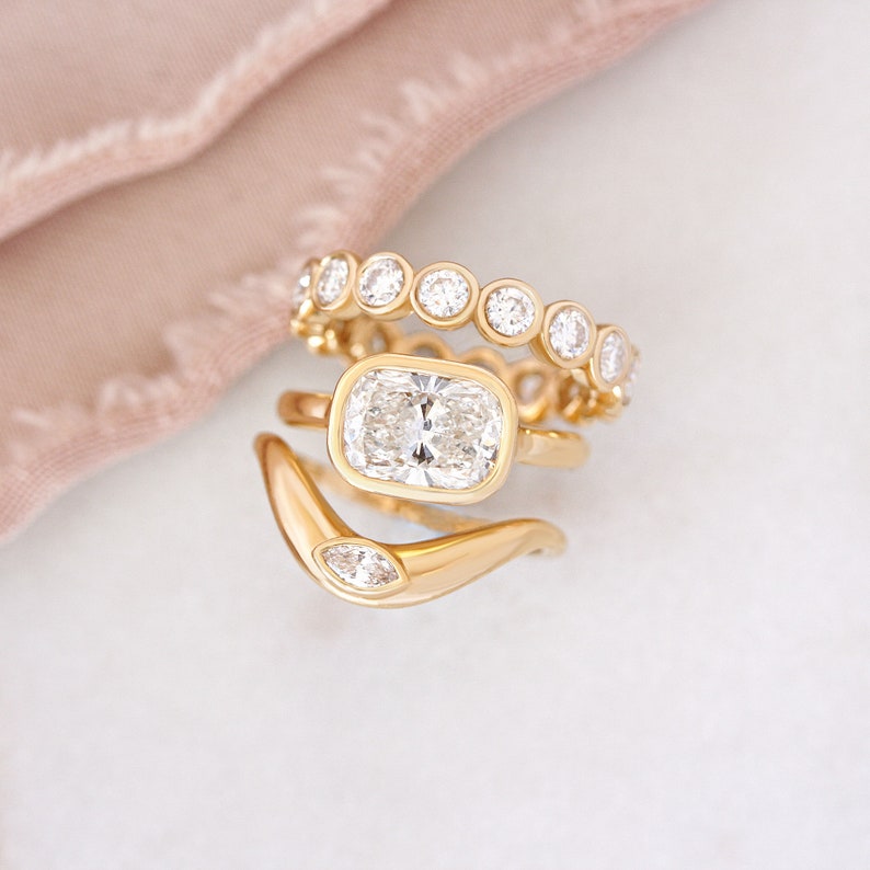 East West Set Bezel Set Cushion Cut 2 carat Diamond Solitaire, Diamond, Lab Diamond, Luxurious Minimalist Modern Chuny Engagement Ring