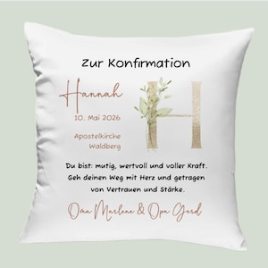 Könnte beinhalten: Ein Set aus drei Keramikbechern mit gesprenkelter, matter Oberfläche. Die Becher sind in den Farbtönen Creme, Hellgrau und Dunkelgrau gehalten. Jeder Becher hat ein schlichtes, minimalistisches Design und einen abgerundeten Henkel. Die Becher sind gestapelt.