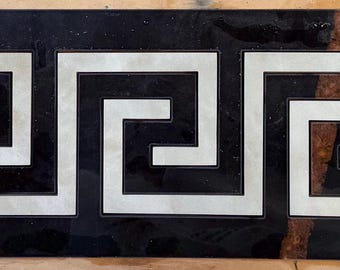 Versailles Medusa Floor Border