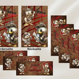 Könnte beinhalten: Eine Sammlung rechteckiger Karten mit einem Comic-Enten-Detektiv in beigem Trenchcoat und Deerstalker-Hut. Die Designs zeigen rote blutähnliche Spritzer, Spinnennetze und Texte wie Horror, Meine Zufälle, Challenge 2, 3 und 6.