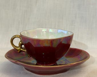 Xícara e pires de café expresso Sarreguemines antigos | Porcelana opalescente rubi, alça dourada
