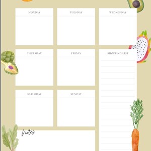 Könnte beinhalten: Ein beigefarbener Essensplaner mit Aquarellillustrationen von Obst und Gemüse. Der Planer enthält Abschnitte für jeden Wochentag, eine Einkaufsliste und Notizen. Der Text "Meal Planner" steht oben.