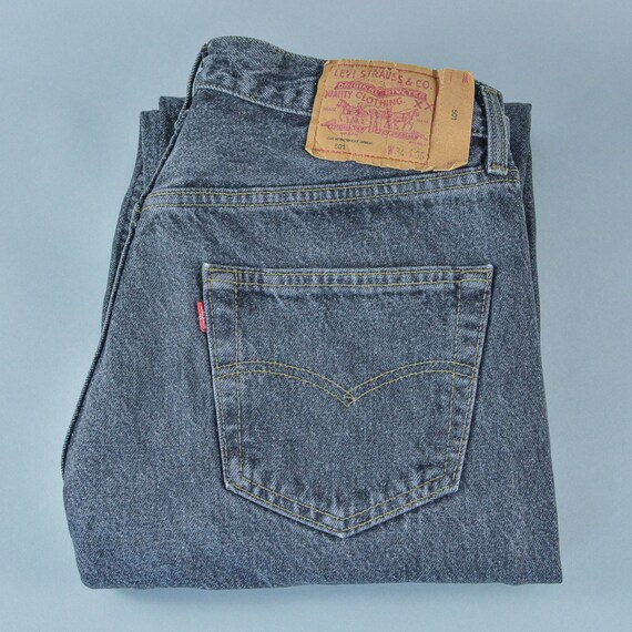 levis 501 straight leg button fly