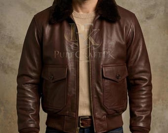 Jaqueta bomber masculina marrom em couro legítimo, estilo aviador com gola de pele, ideal para presentear.
