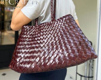 Bolsa de ombro retrô em couro bovino genuíno trançado à mão, estilo vintage.