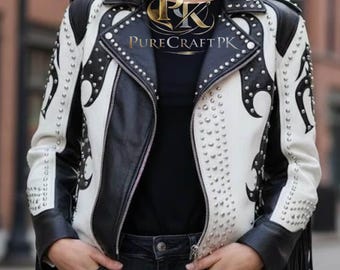 Jaqueta unissex de couro com franjas e tachas pretas e brancas, estilo western/motoqueiro/rock.