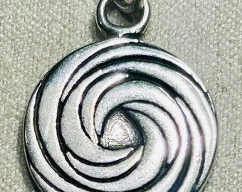 Vintage Sterling Silver Handmade Signed KT 1999 Swirl Pendant 3.82 Gr 1” X 5/8”