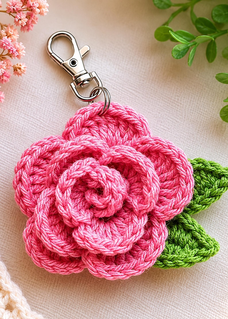 Modèle de porte-clés rose au crochet (pour les débutants) (Modèle PDF) image 2