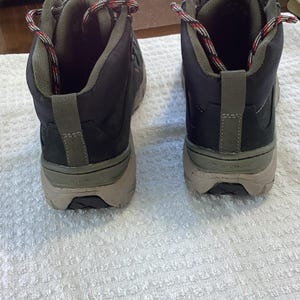 Botas impermeables con cordones para mujer Clarks, talla 7.5 ancha imagen 4