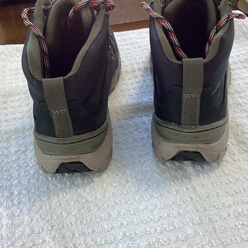 Botas impermeables con cordones para mujer Clarks, talla 7.5 ancha imagen 4